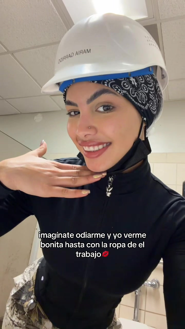 @María