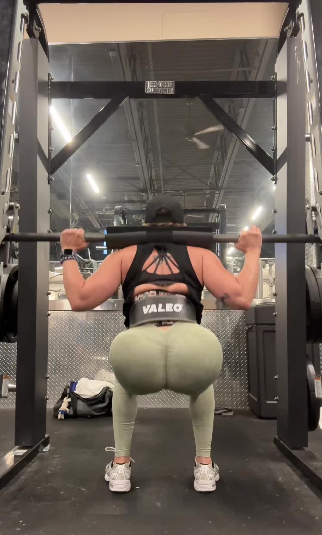 @Dana Dee68