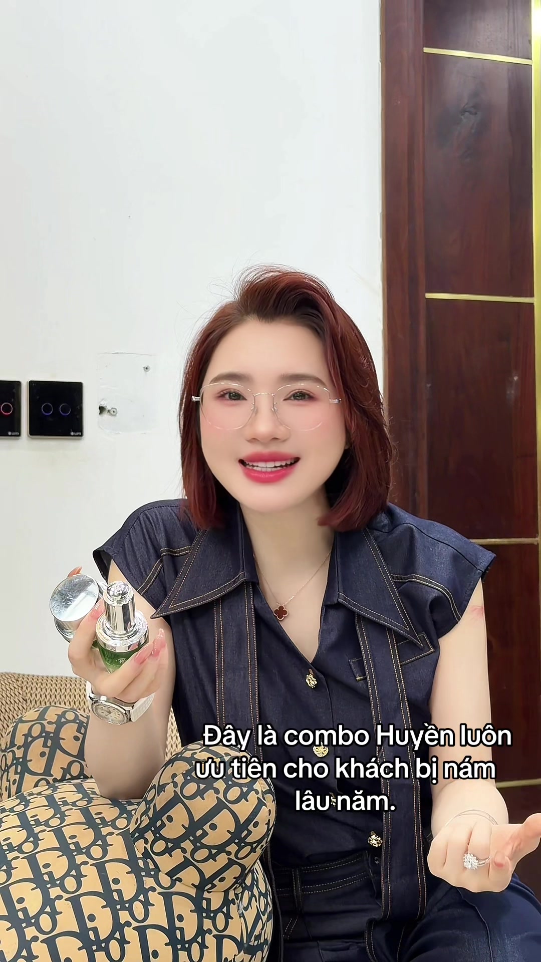 @Ho&agrave;ng Phi Huyền