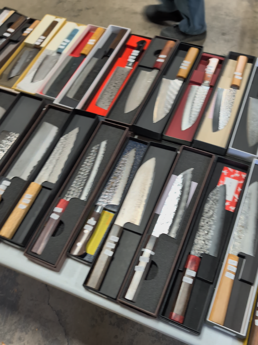 @Knifewear
