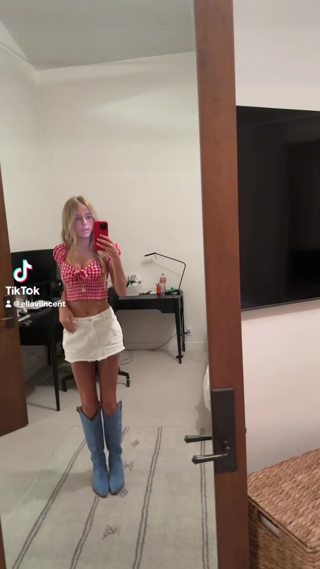 @ℰ𝒱