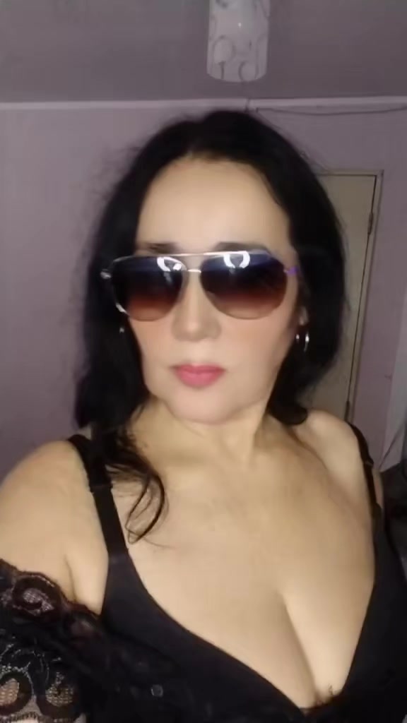 @v_i_v_i_a_n_a_o_8