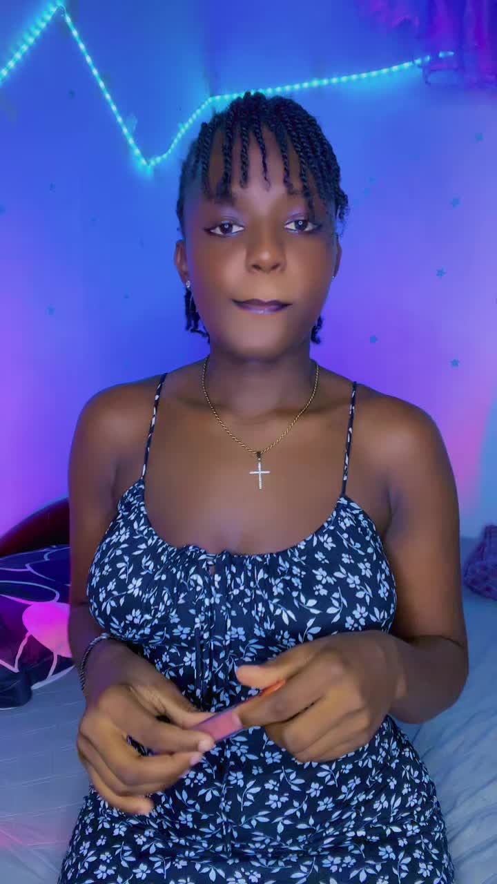 @🦋✨ girlie 😘