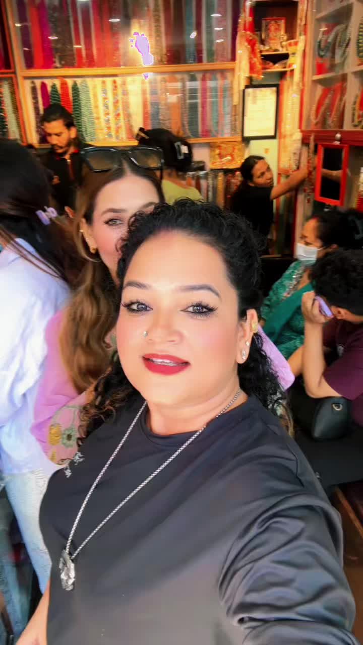 @🧿Divya thakuri 🧿( designer )