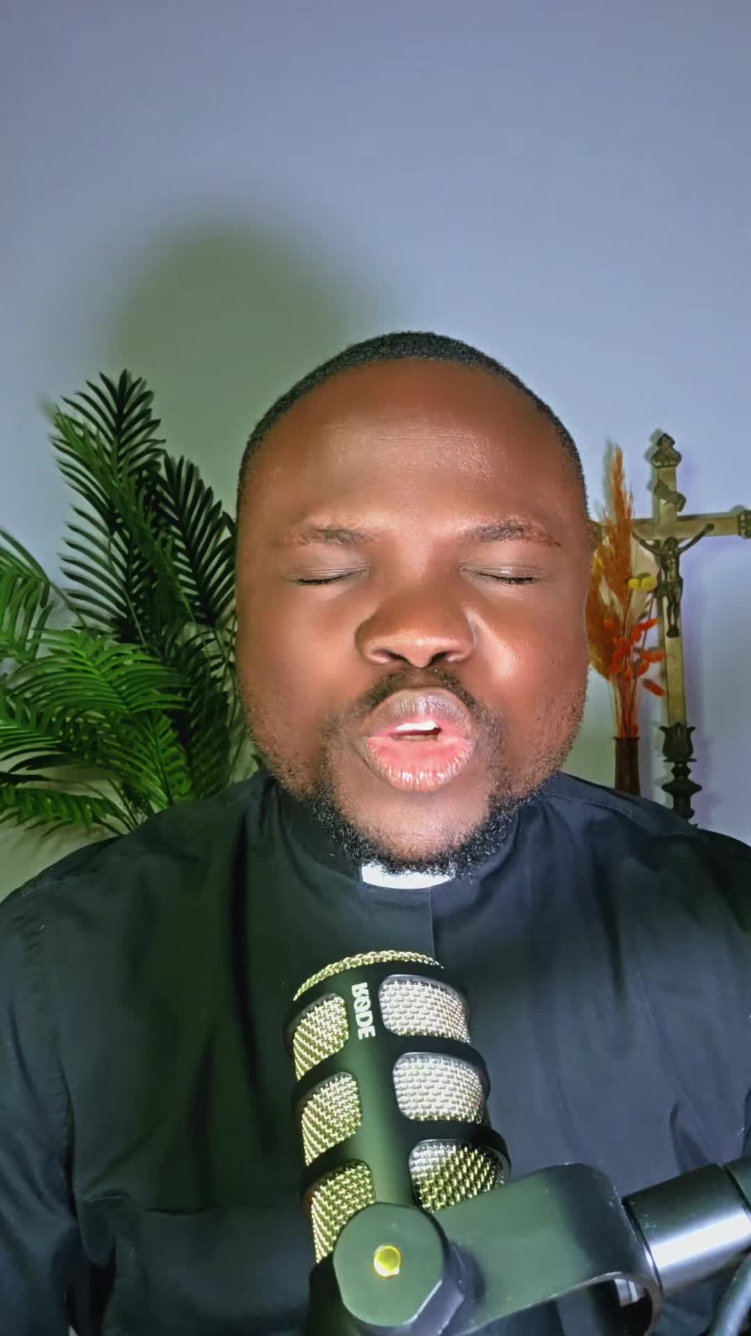 @Padre Précieux 🇨🇵🇻🇦