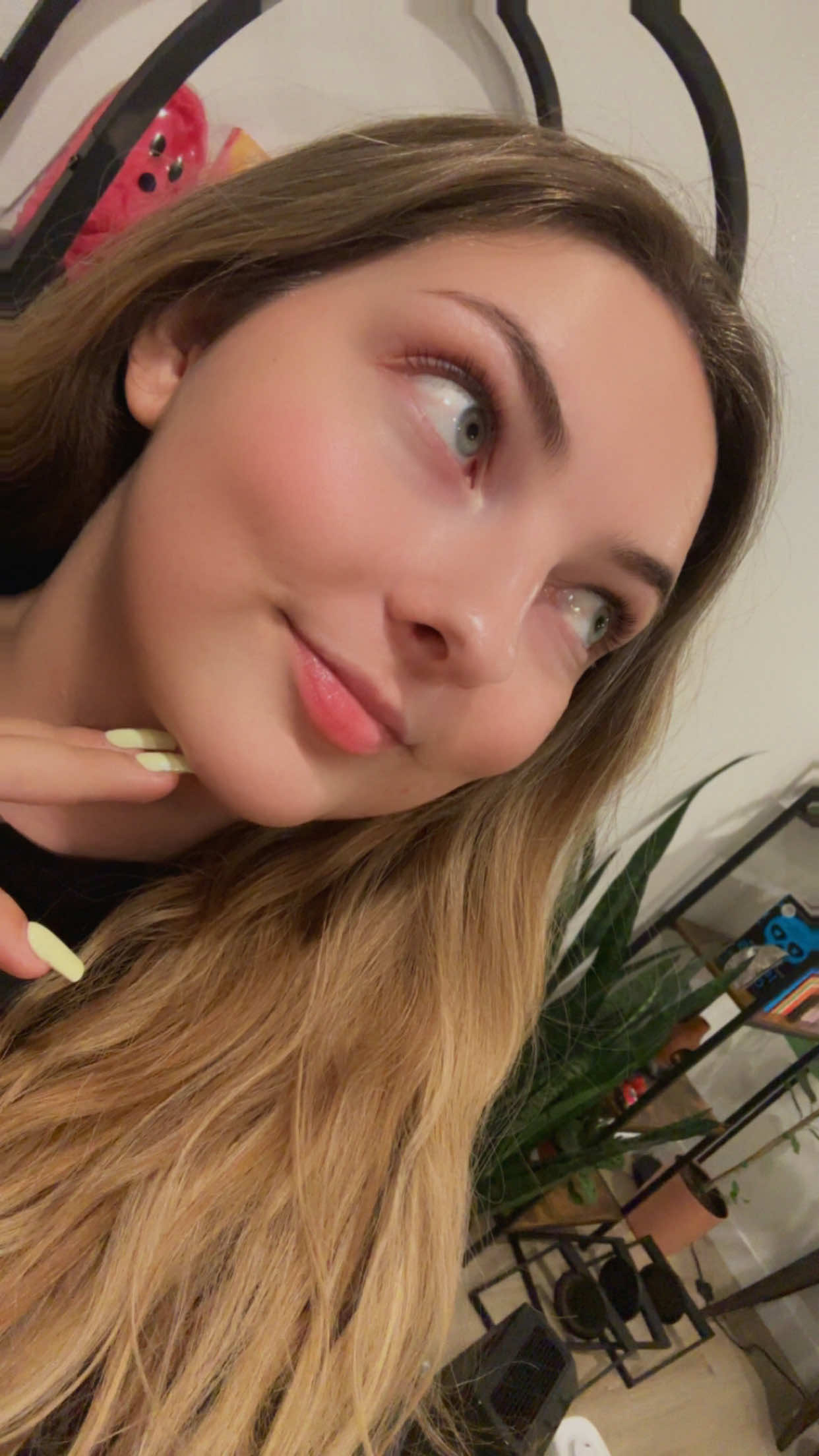@CourtneyC23_