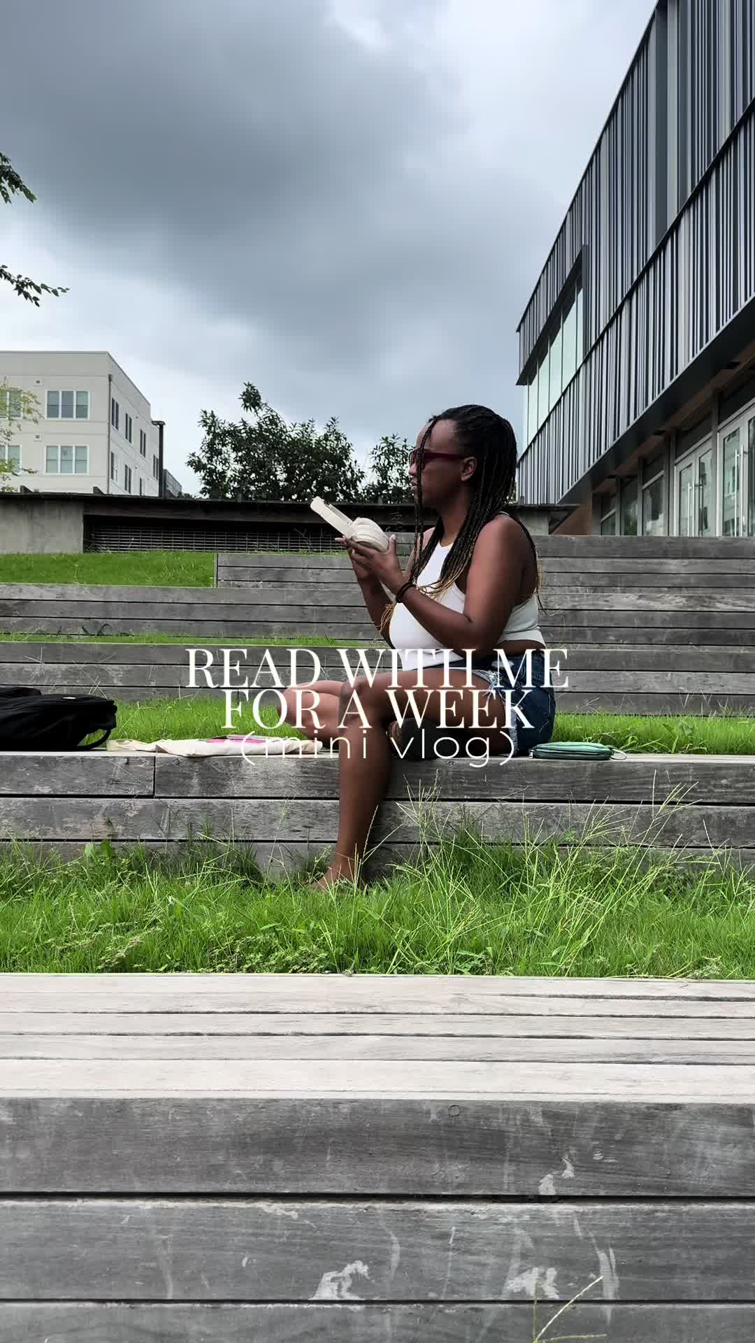 @Stacia - Books & Lifestyle 📚