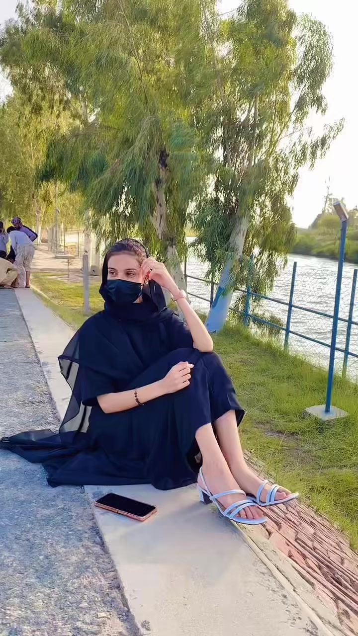 @Amna haraj roshnpor ✌️😎