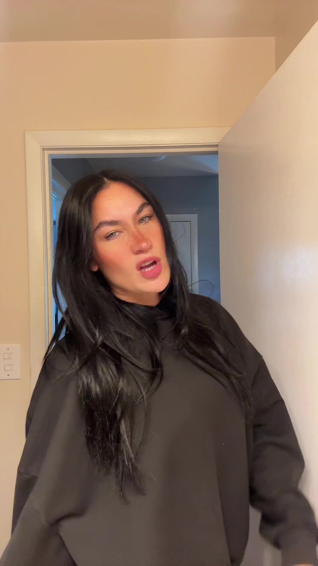 @Valerie_varga