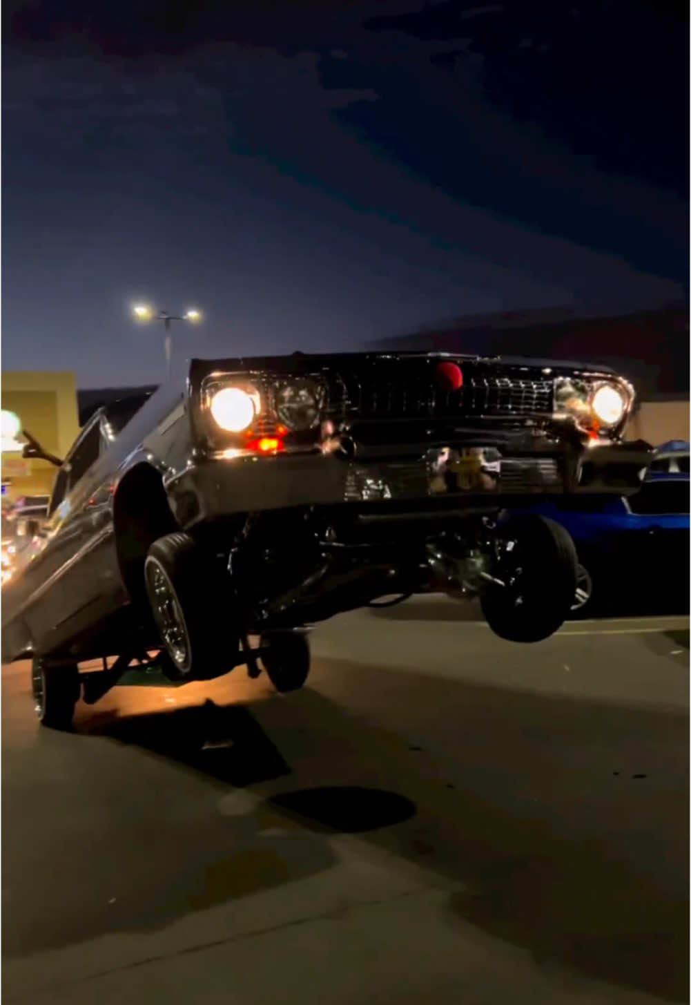 @Lowrider_Avenue