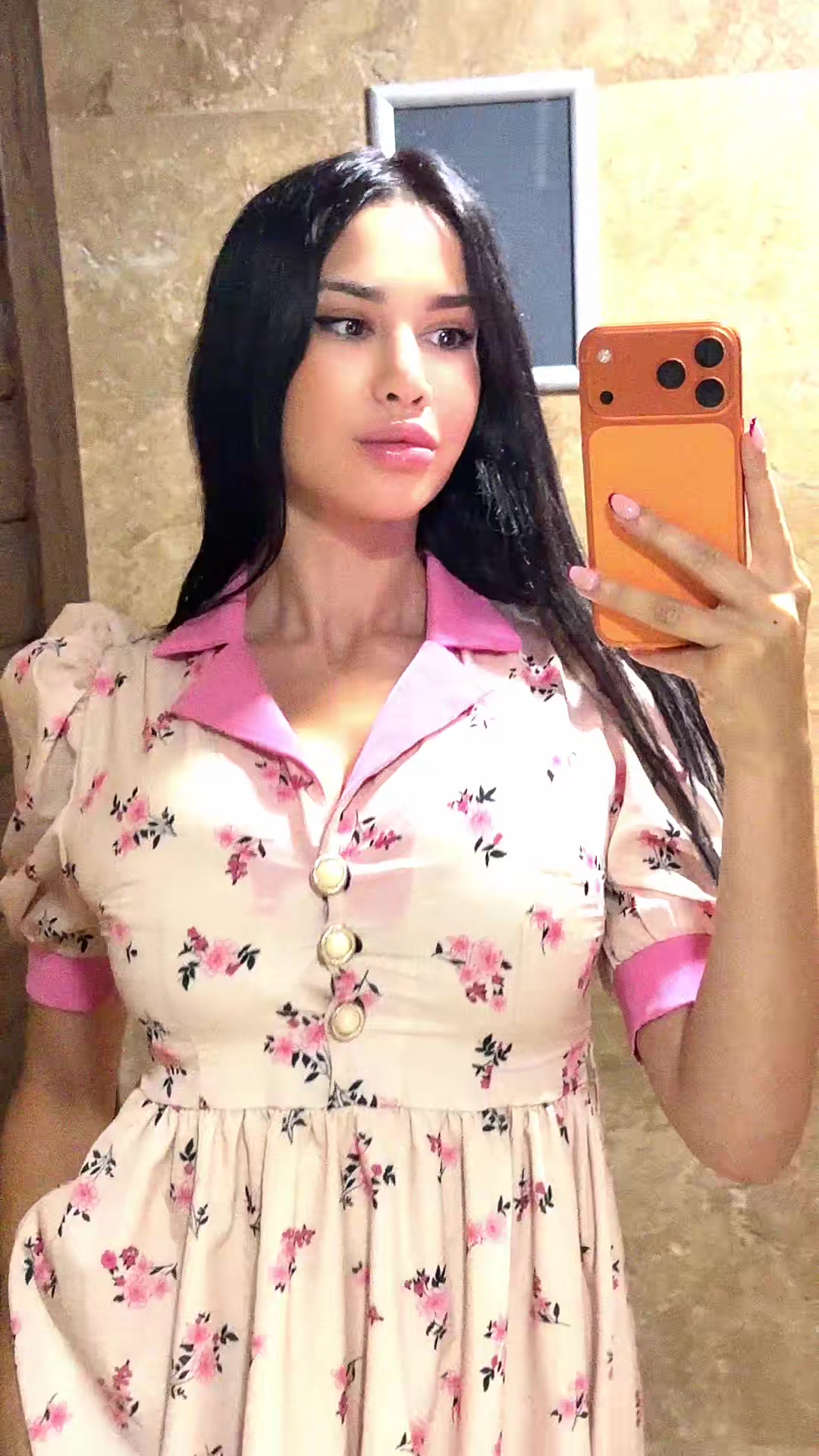 @elenadostic