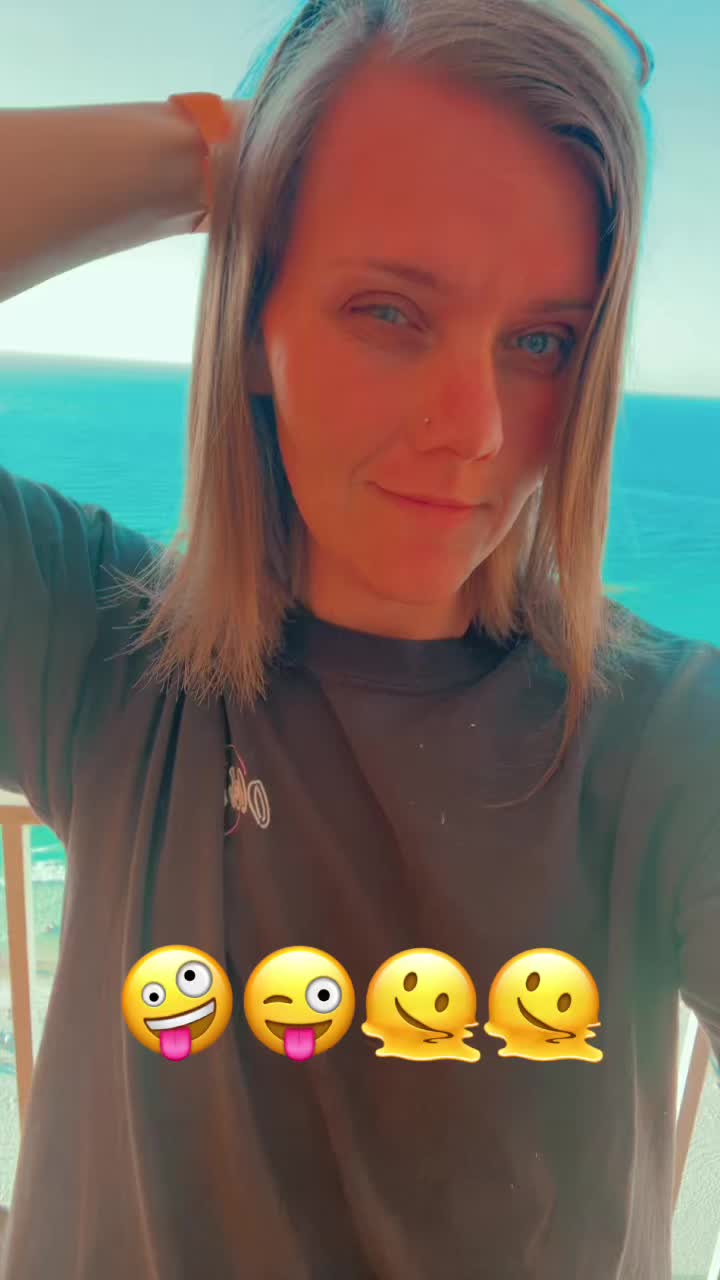 @LaceyNicole