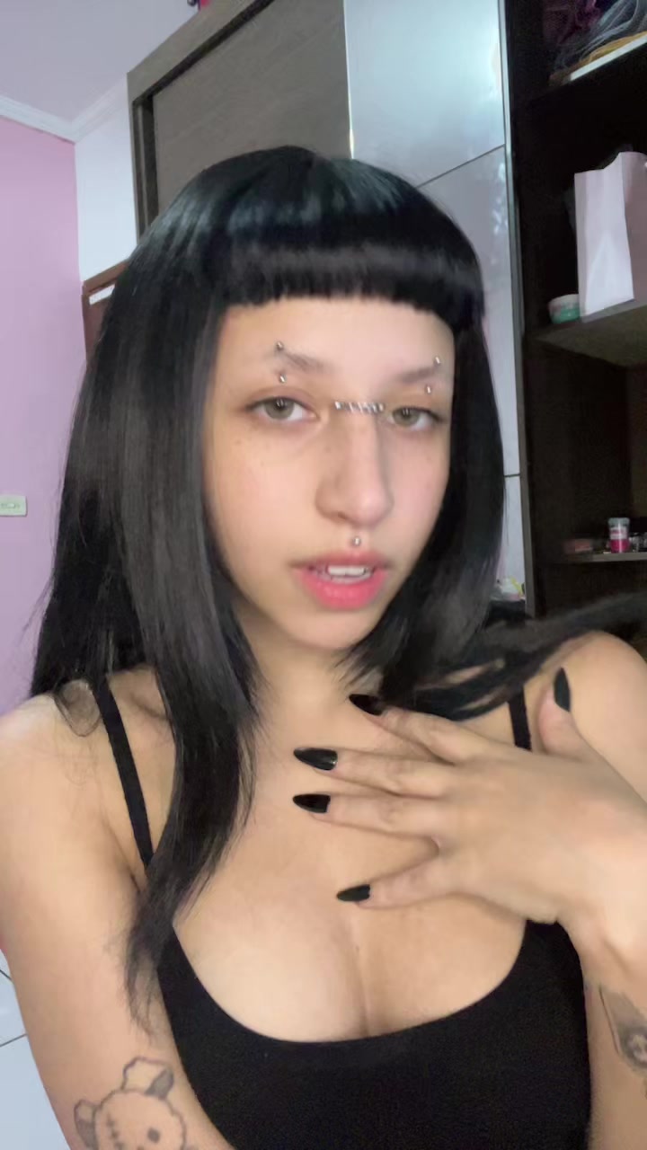 @Nora 🦇