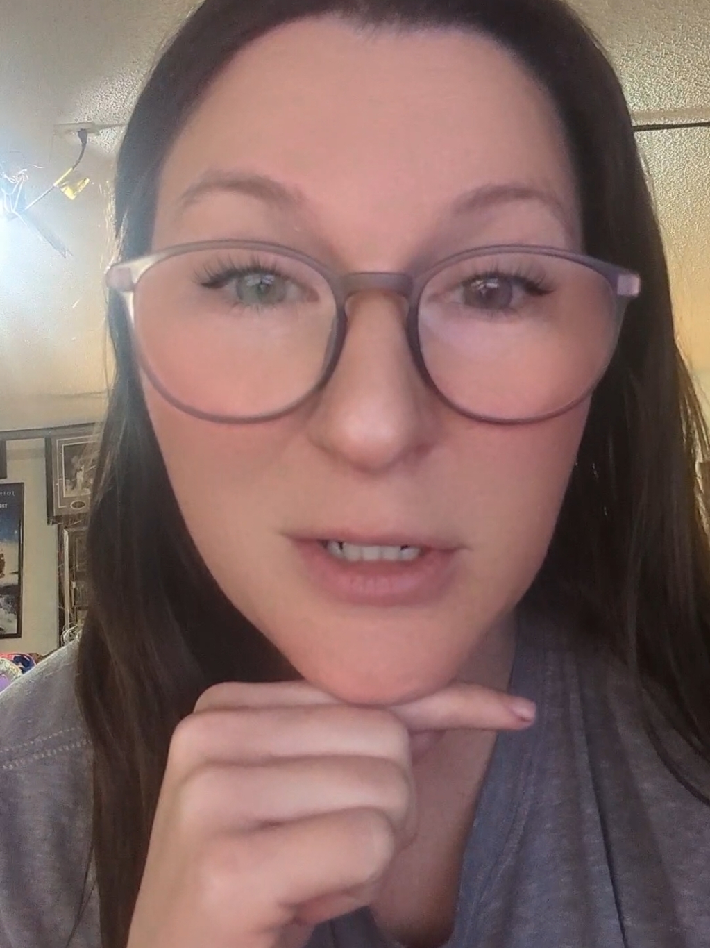 @LoKnowsSpice 📚🌶️✨