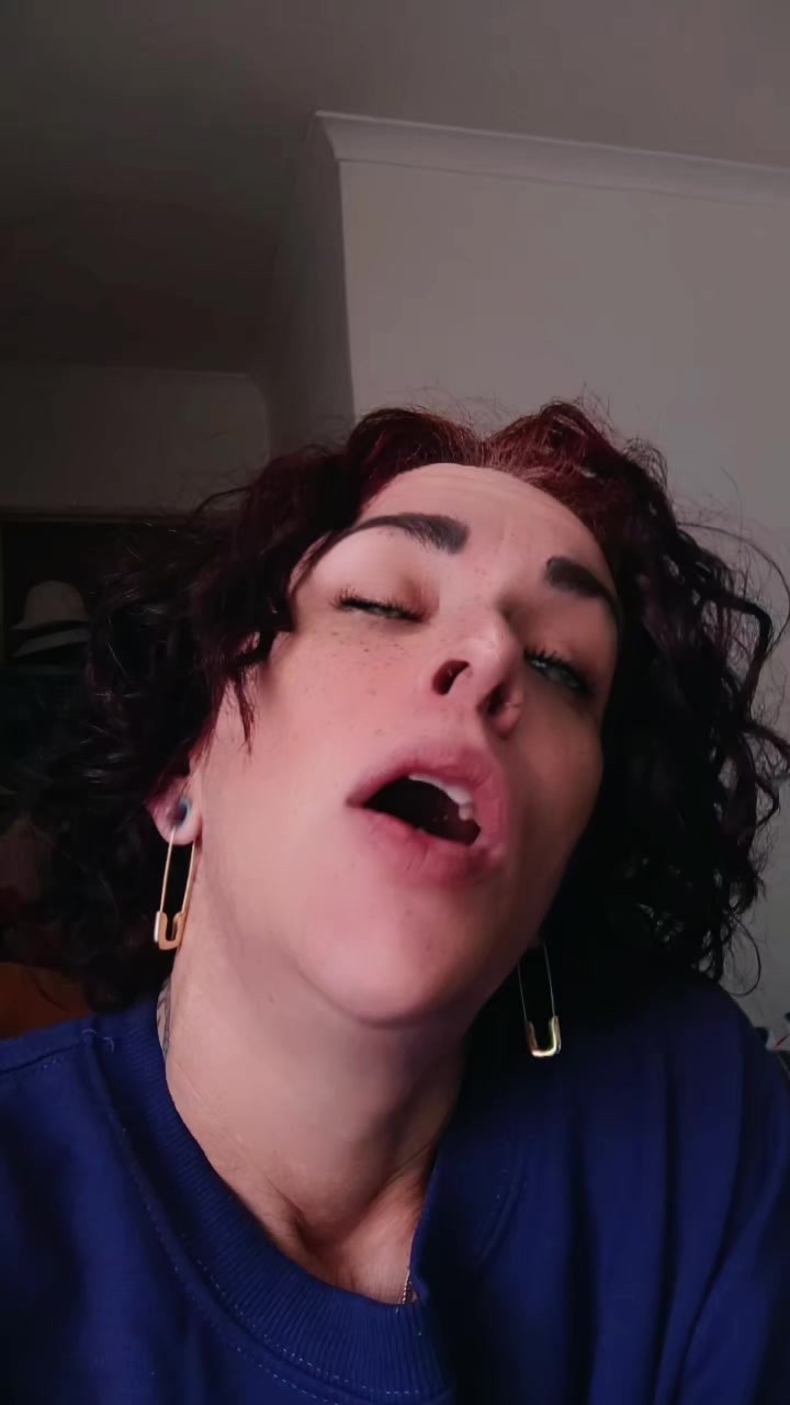 @Kat_ Landry_