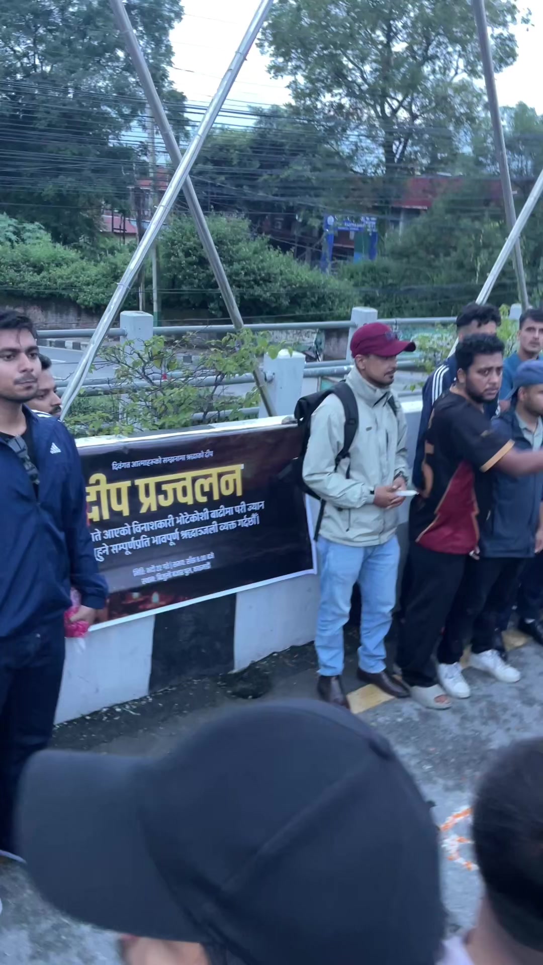@Niraj Luitel(चरि भाइ)