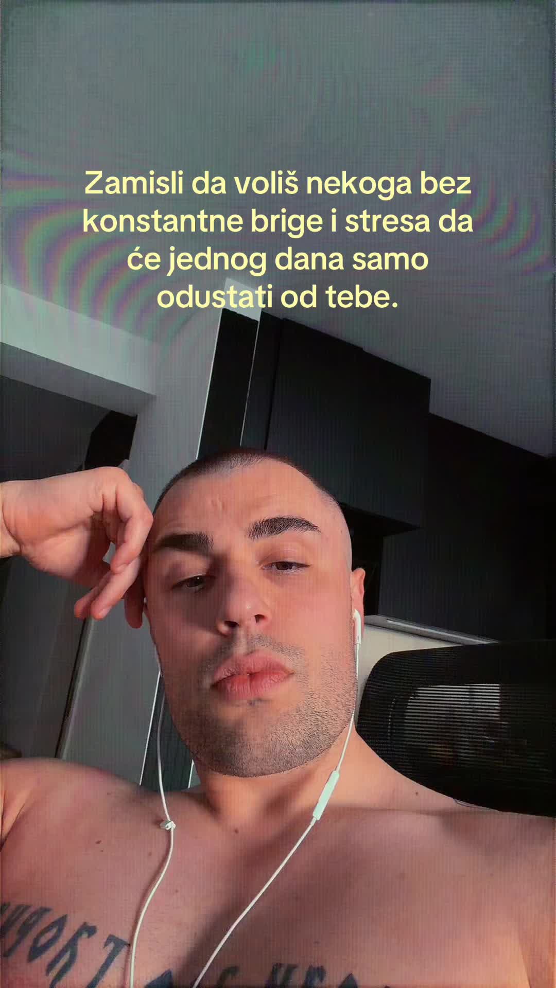 @V U K