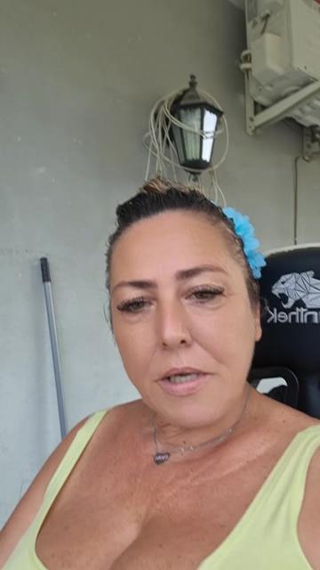@Flora Guarino433