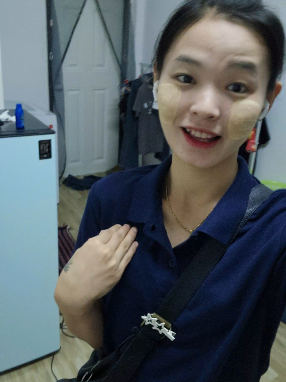 @Khin Gyi kyal