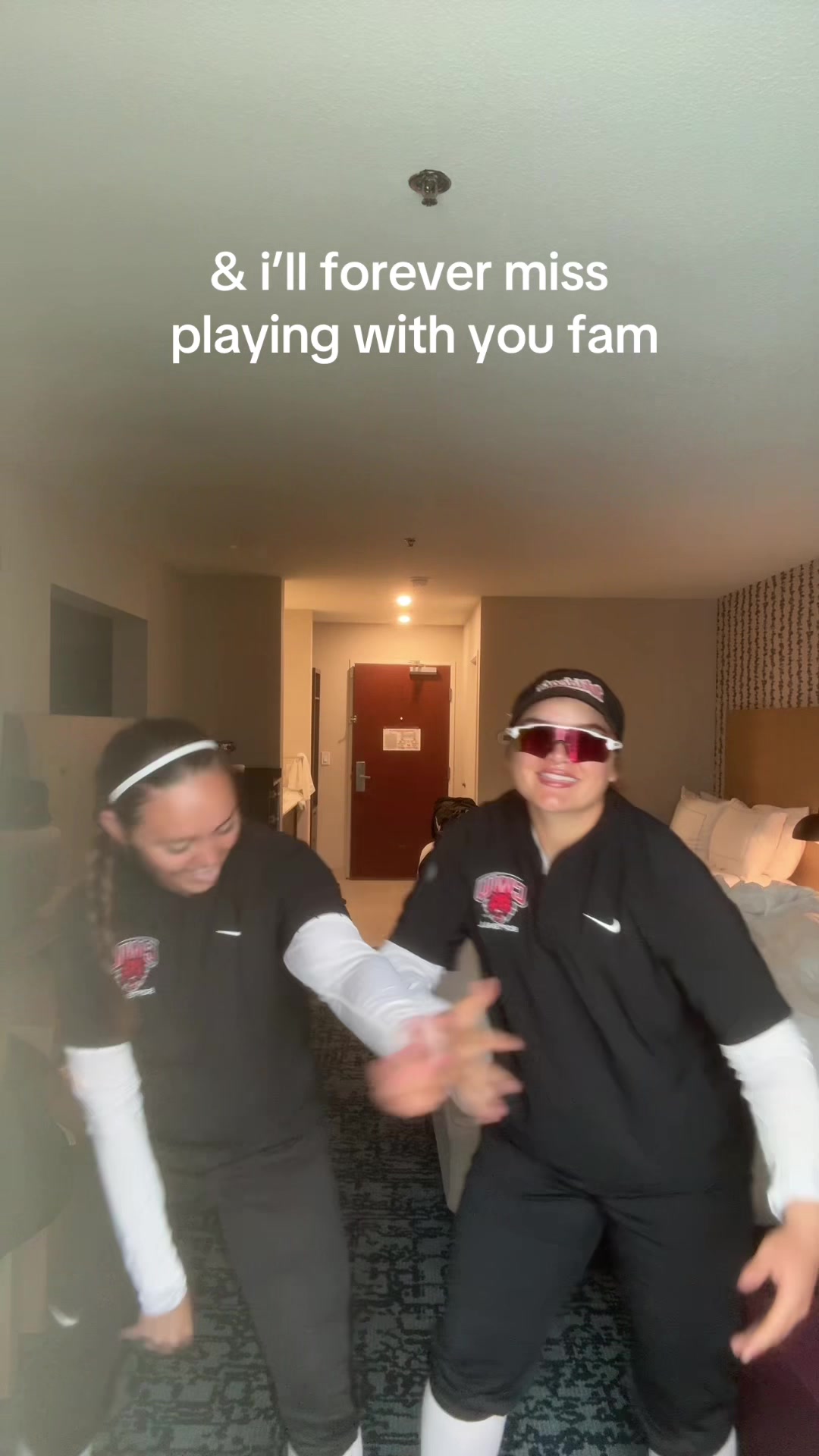 @mía