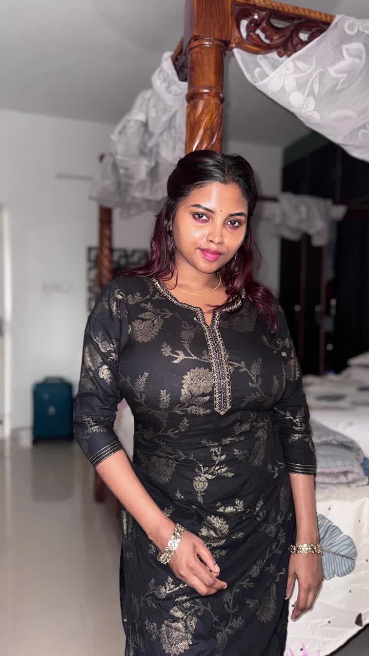 @Elakkiyaa