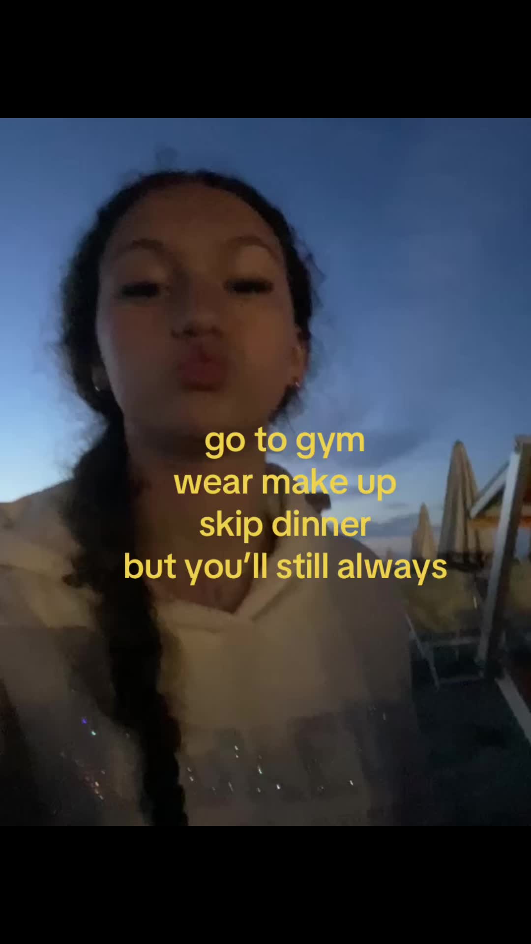 @𖣂