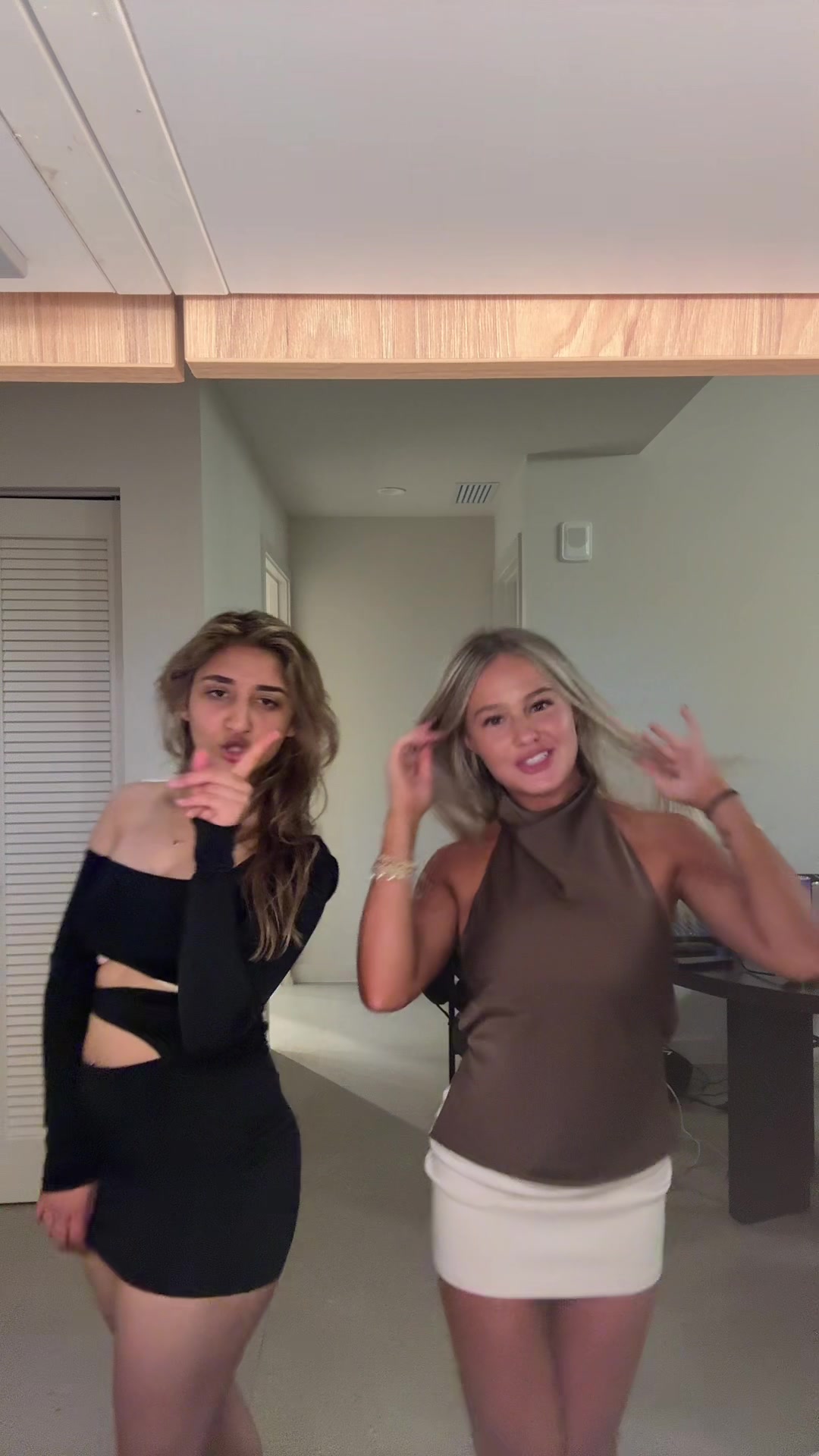 @👠ina