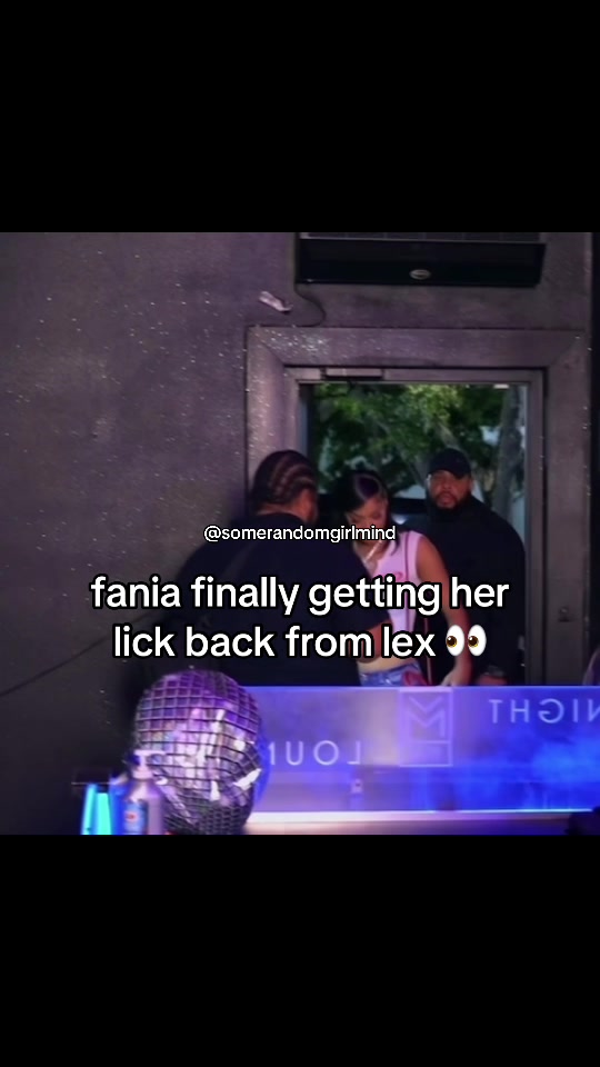 @⃟
