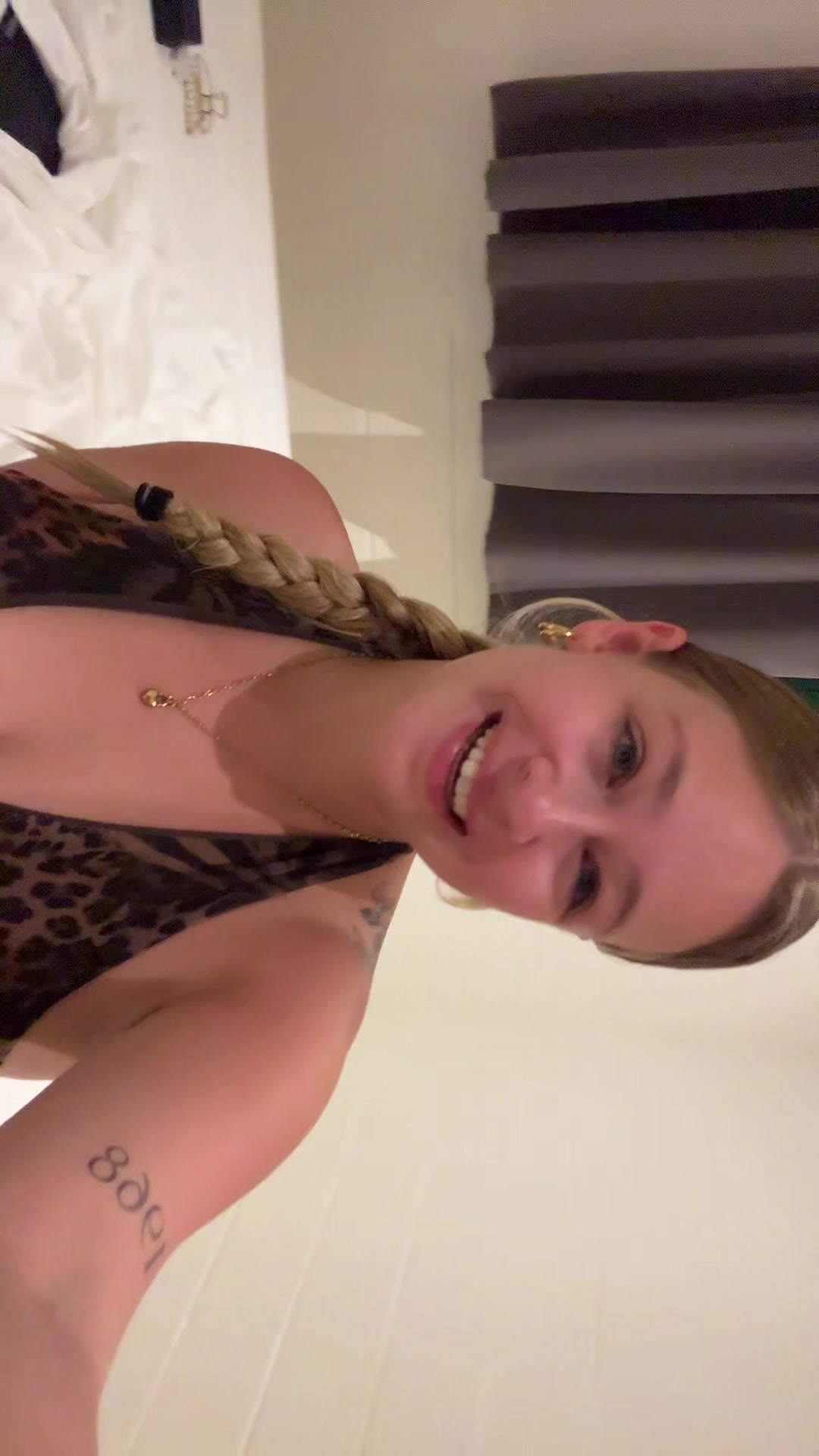 @Sandrina