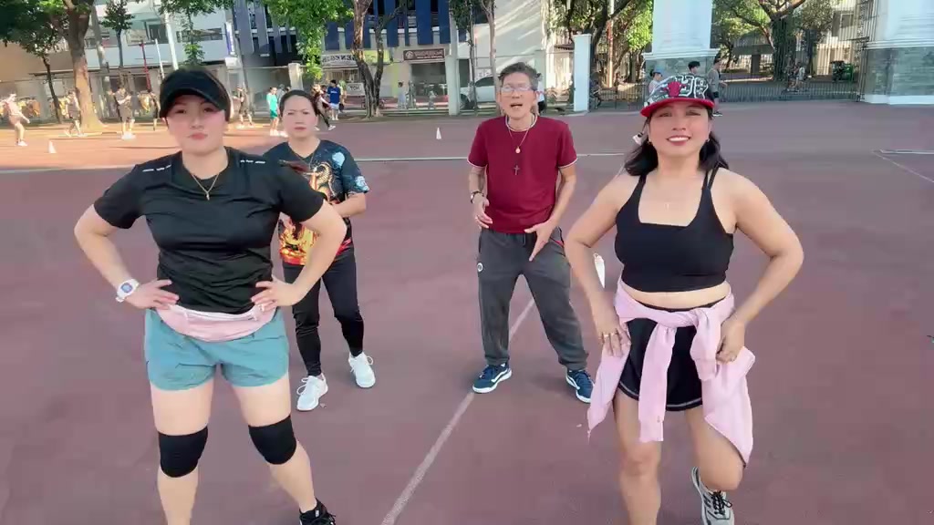 @FurMomCel🤎