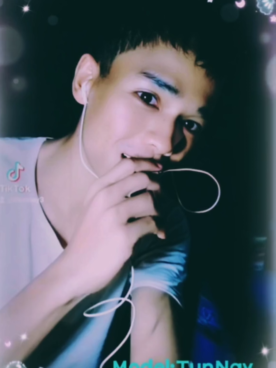@ကိုထွန်းနေဇာထွေး(Official)