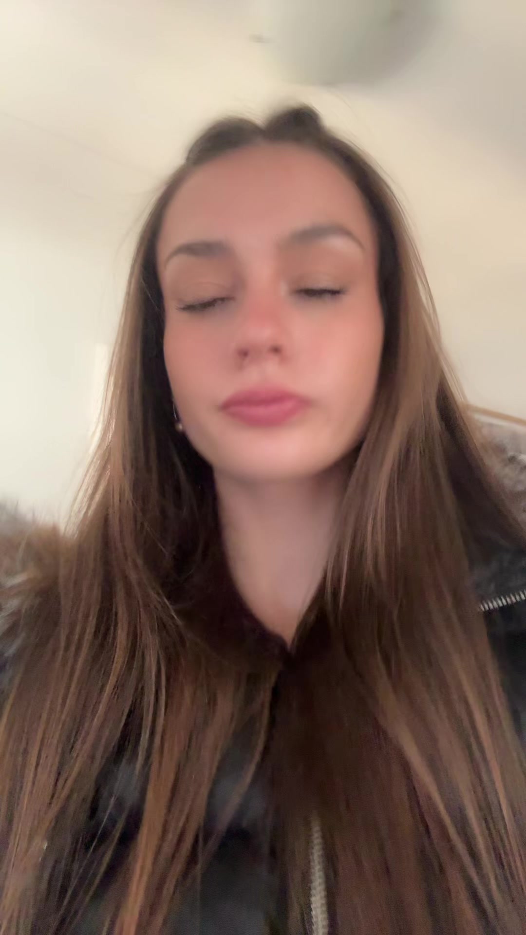 @Bella