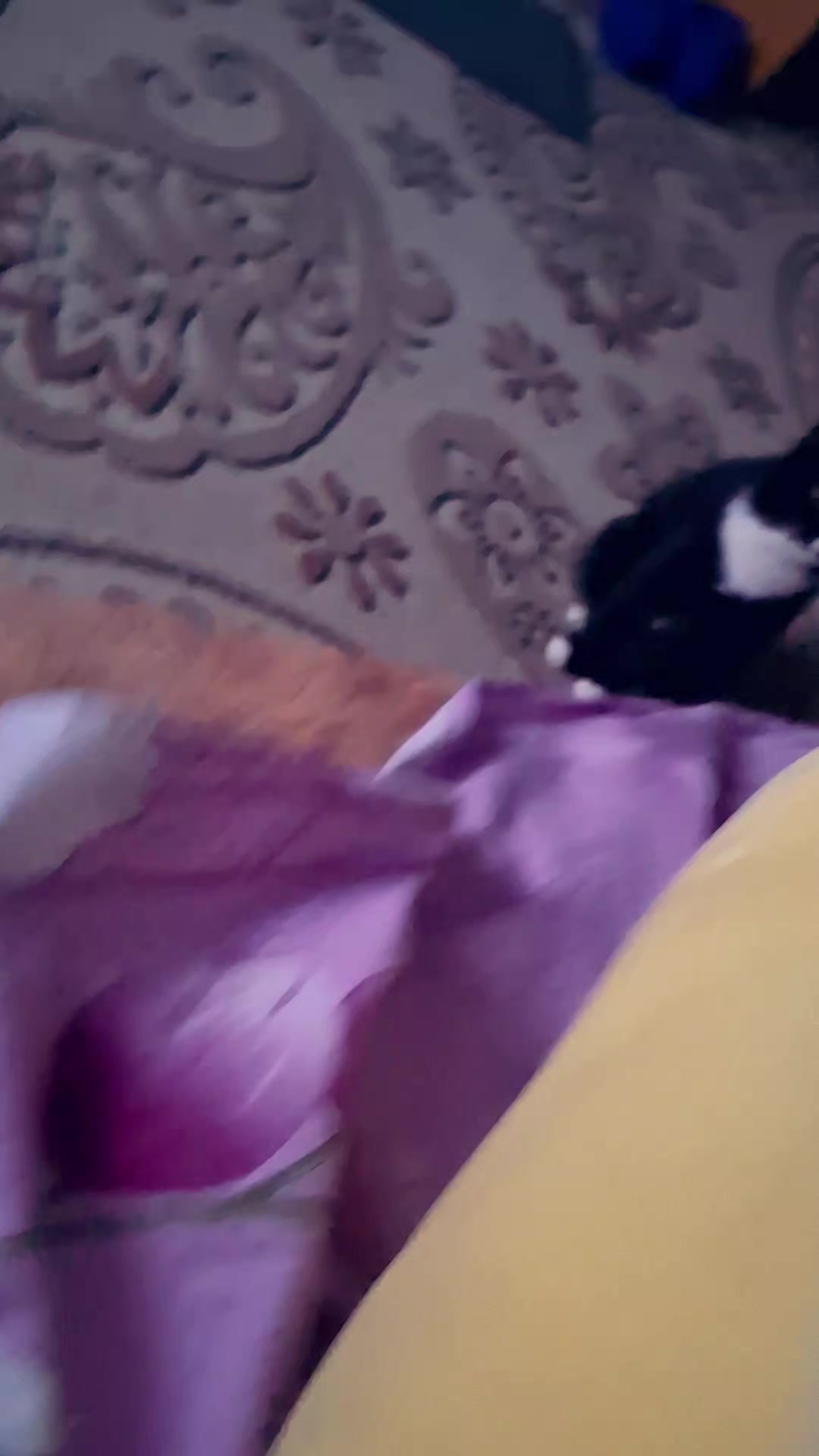 @тгк: вика кушает ♡!!