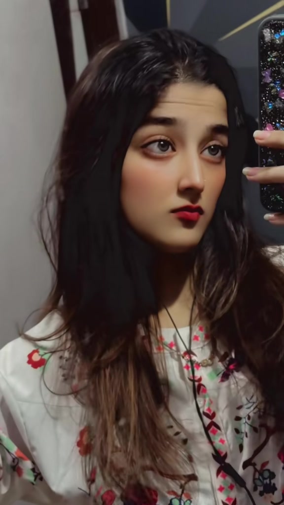 @𝕾𝖆𝖒𝖊𝖊𝖗𝖆 𝕶𝖍𝖆𝖓 🕊️