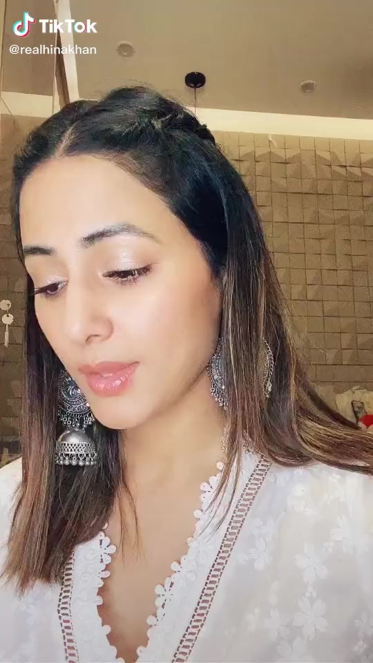 @Hina Khan 💎