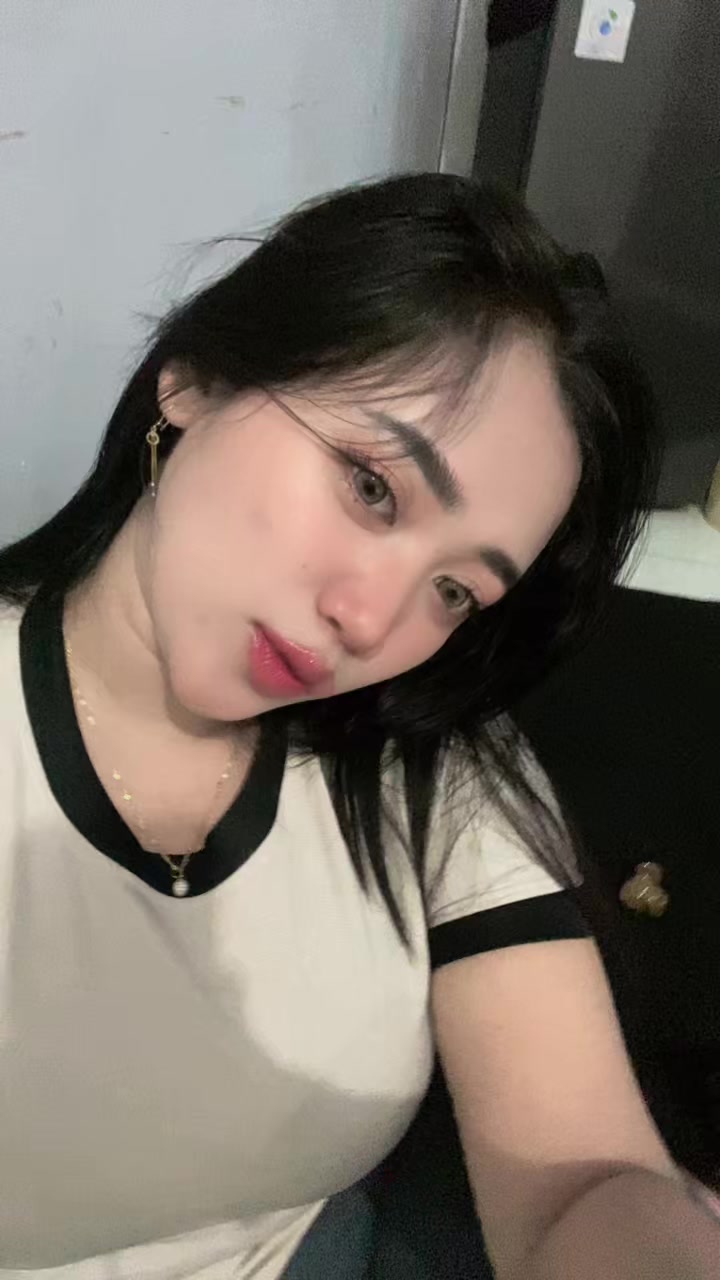 @girlDeva_