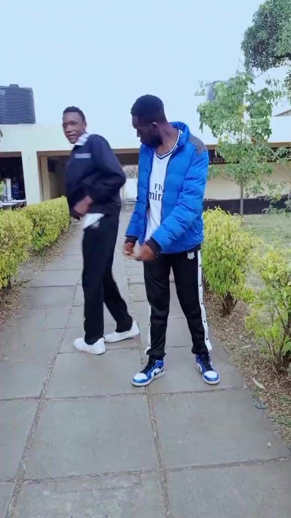 @𝕭𝖊𝖓𝖓𝖎𝖙𝖔🤗