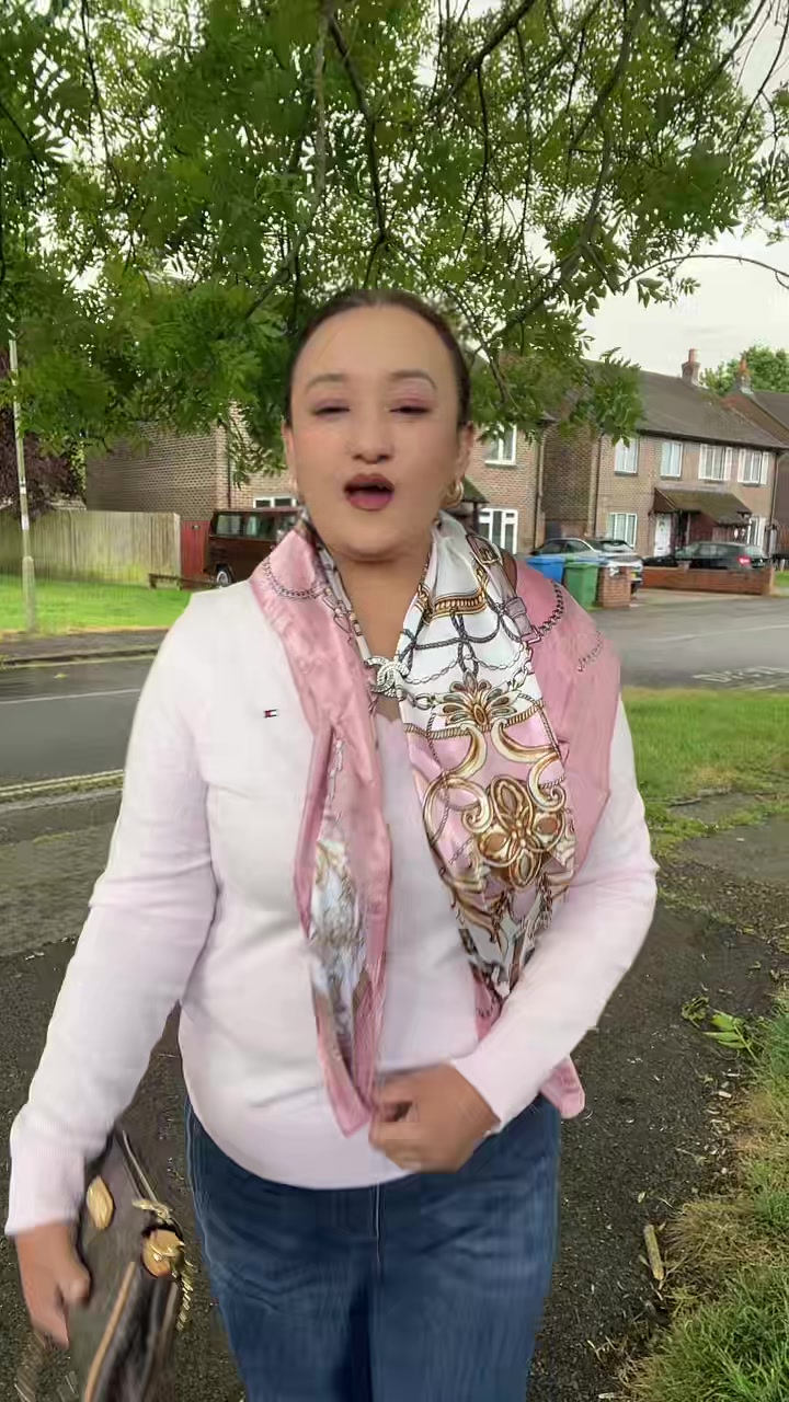@pus.gurung 🇬🇧🇳🇵🇭🇰