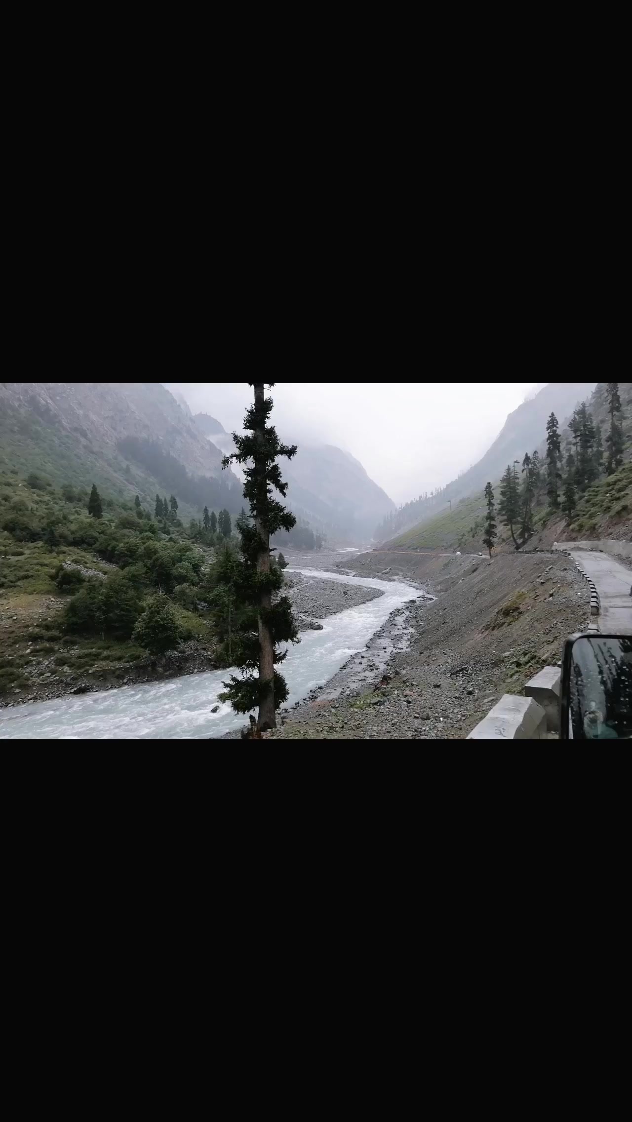 @Travel_with_Waqas