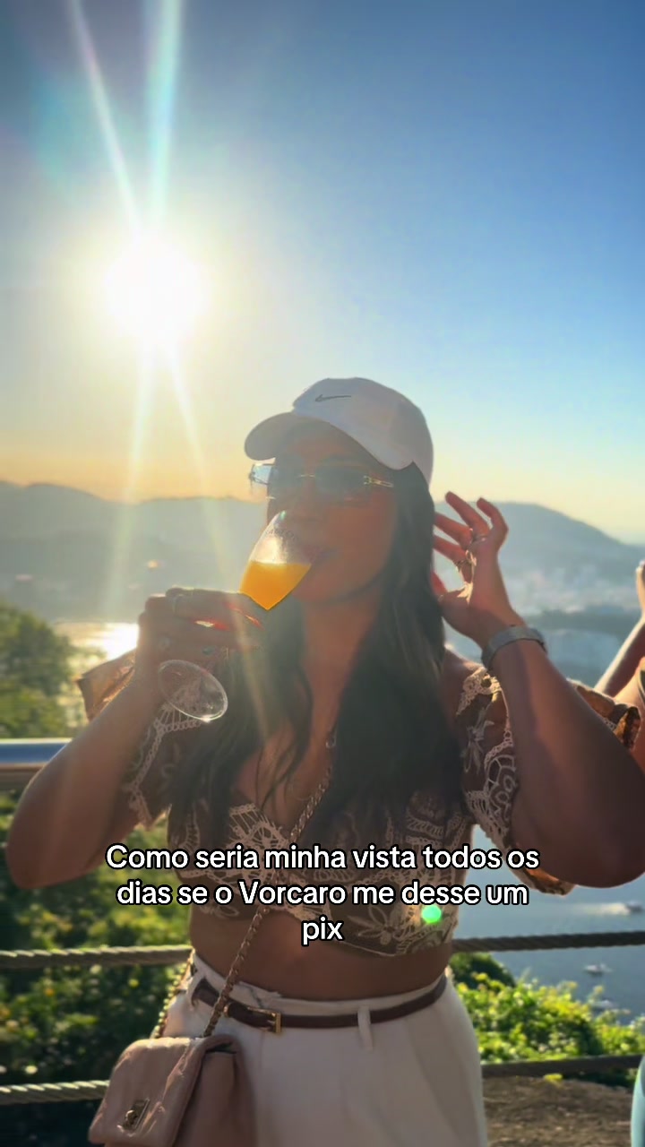@Livia Fernandes