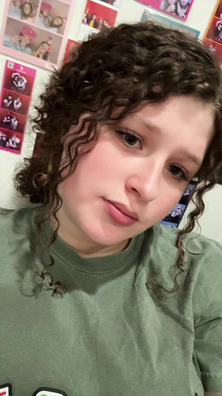 @Maddy ✿🧟♂️🦕💜🃏🚦