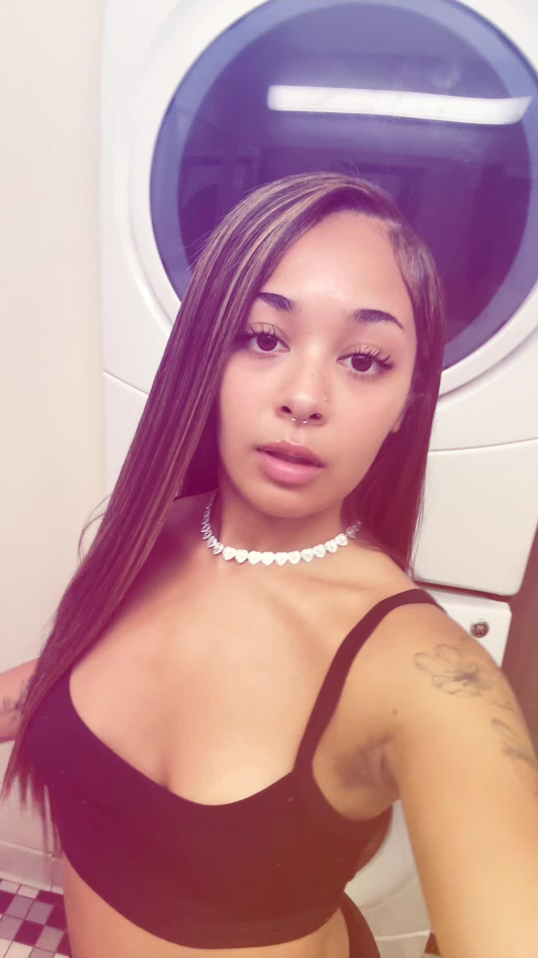 @🫦