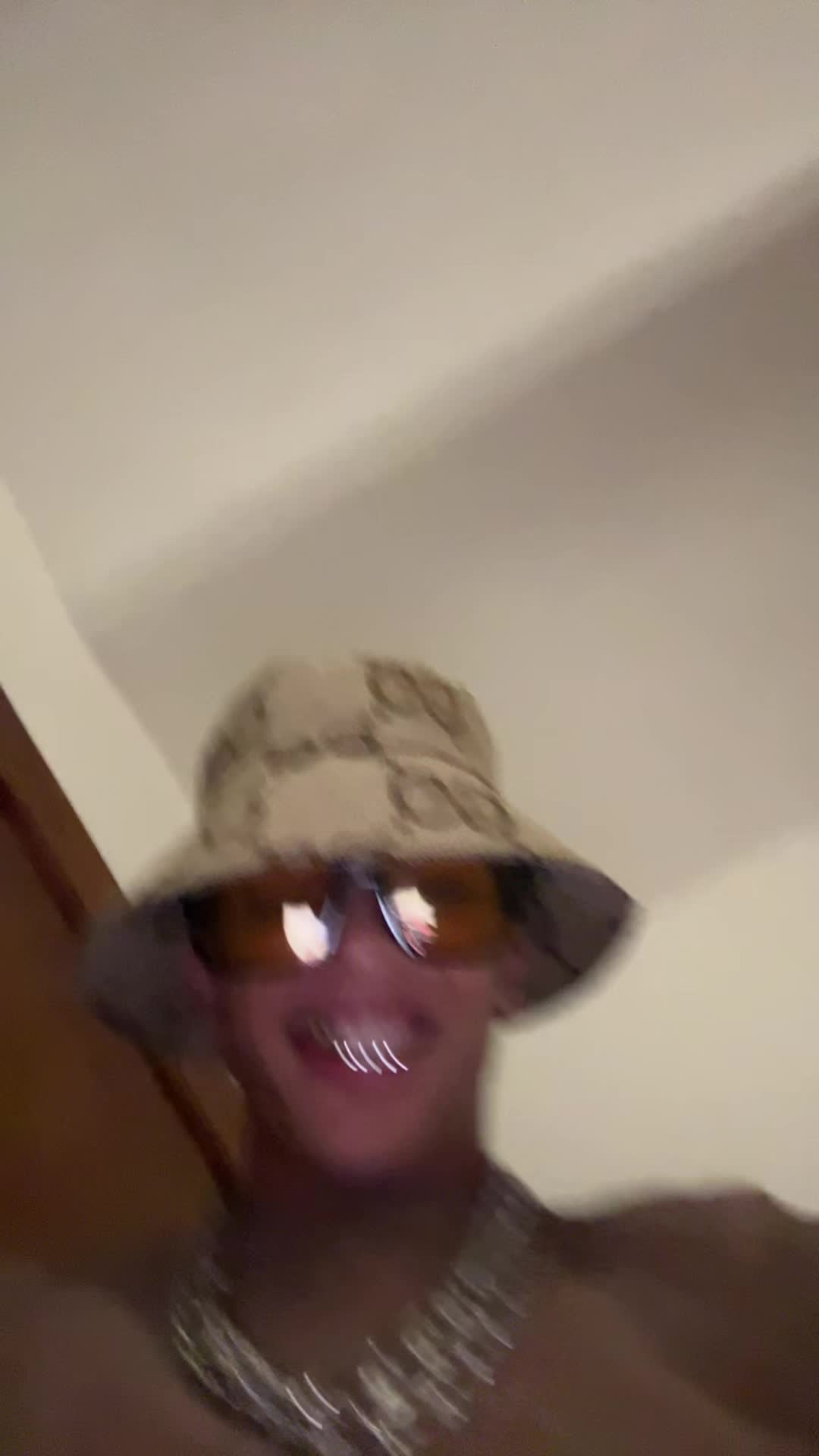 @walloma_