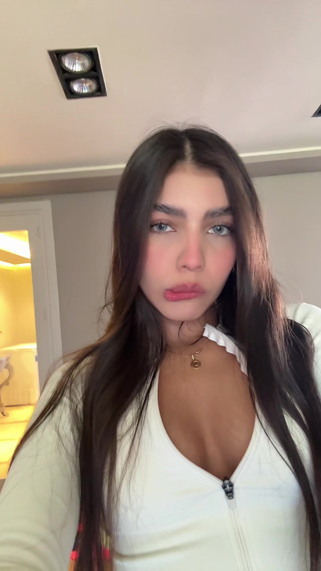 @valeriapinedape