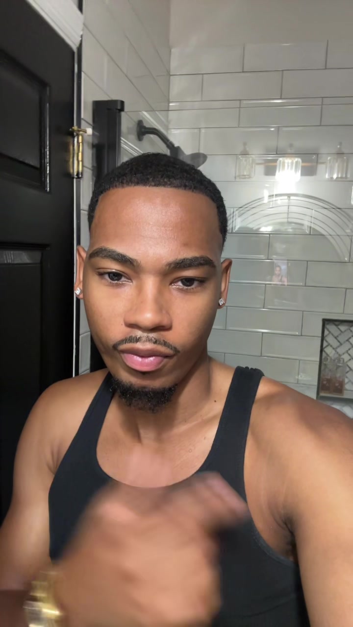 @shelovesjalendior