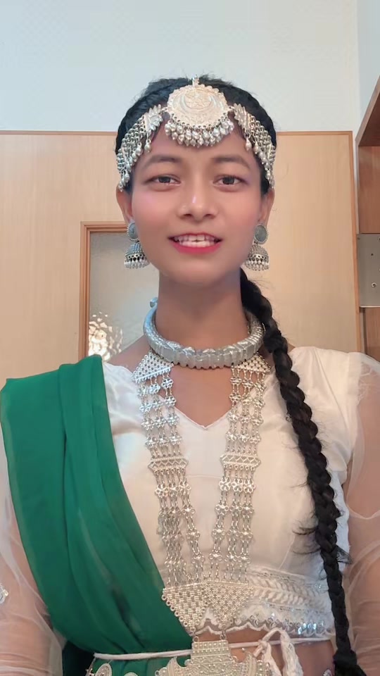 @二バ チョウダリ🇳🇵❤️ 🇯🇵