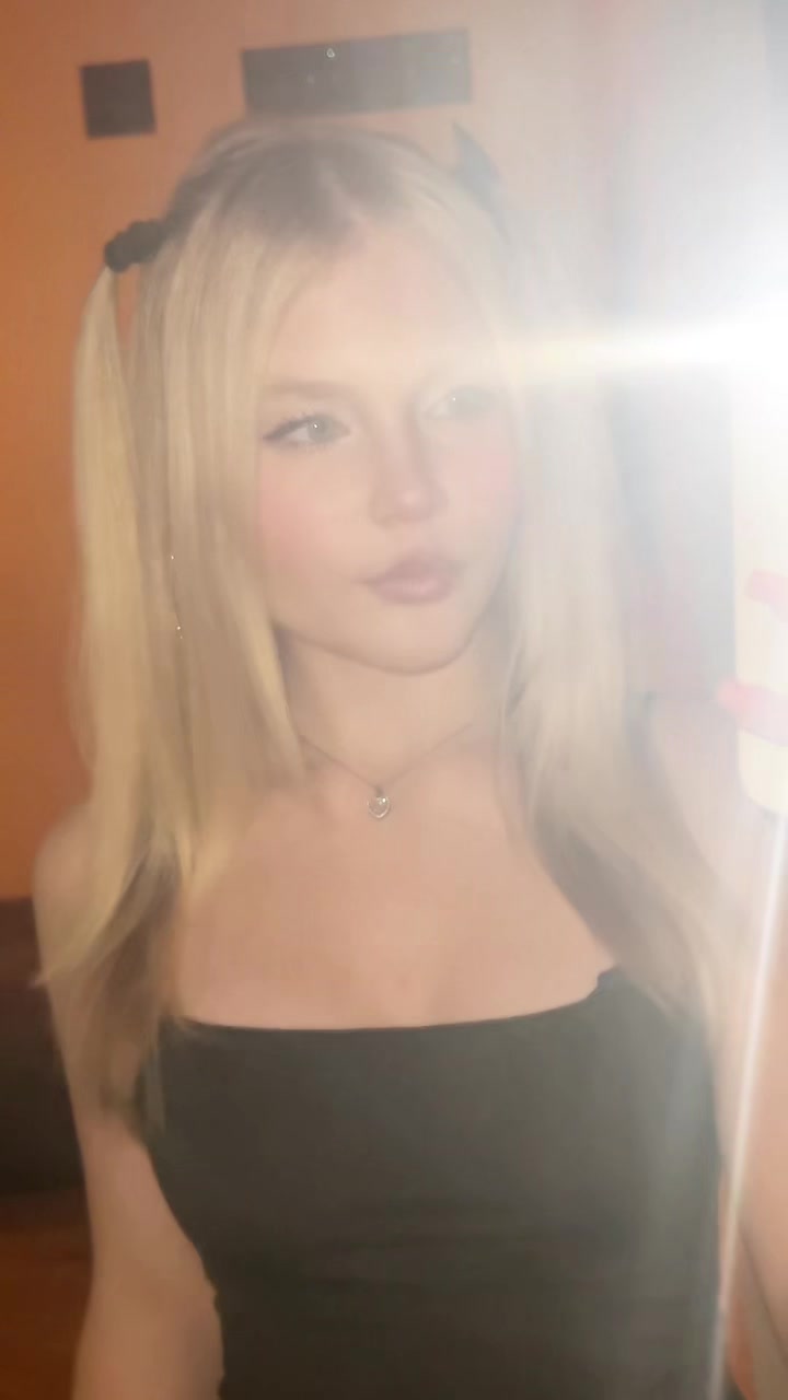 @blondinka