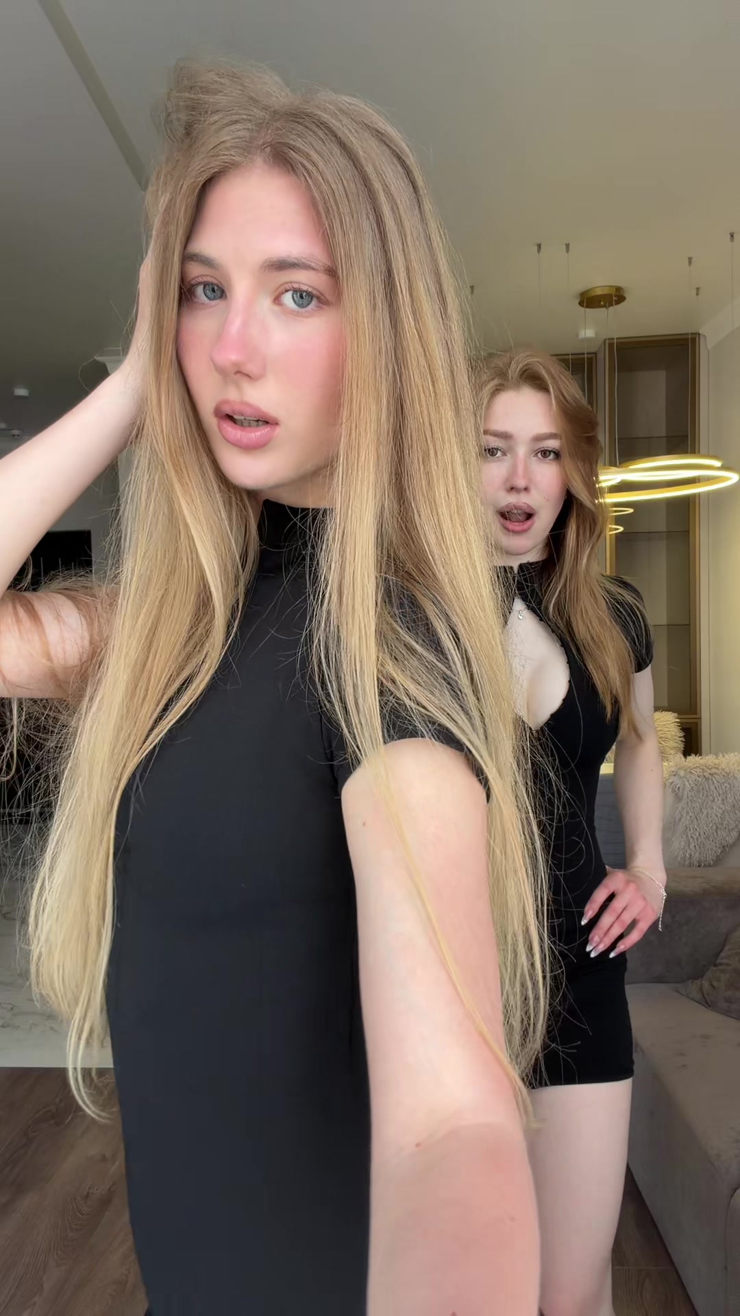 @Blondinka