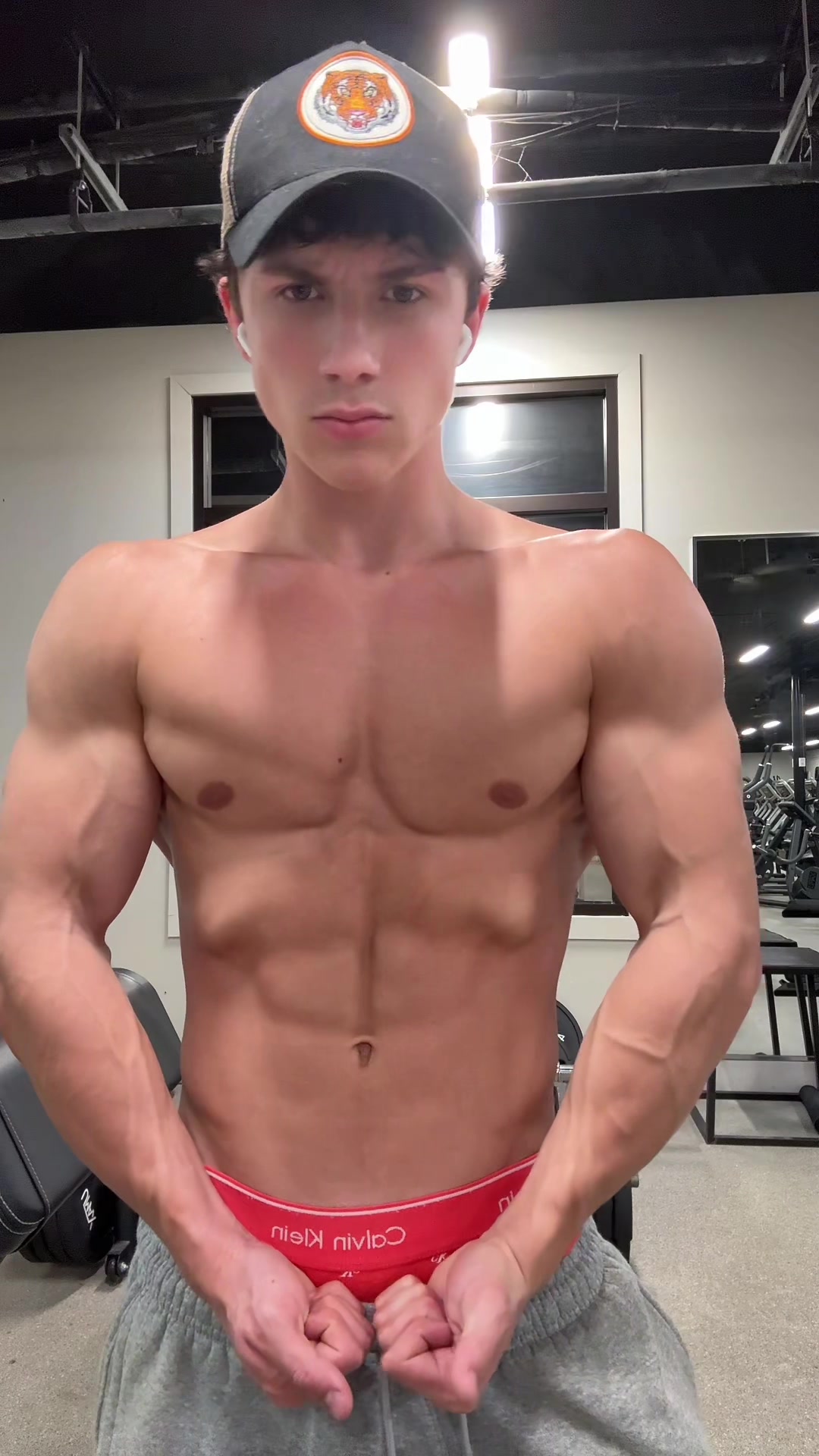 @d33jaee_lifts
