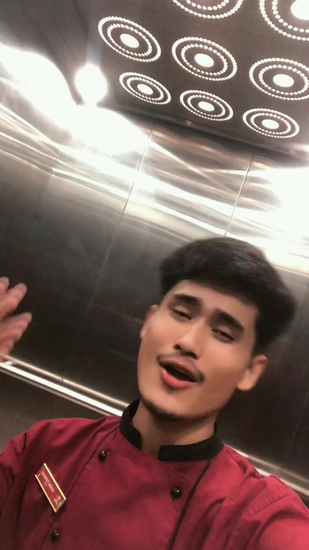 @N A R E Y L A M A